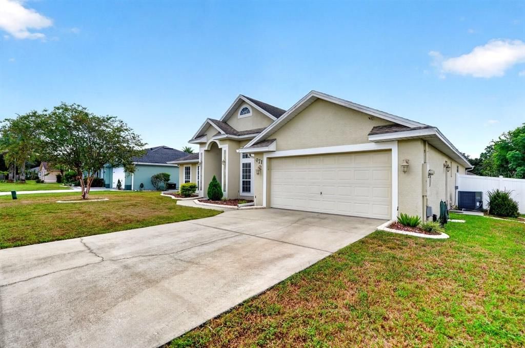 For Sale: $369,000 (3 beds, 2 baths, 2122 Square Feet)