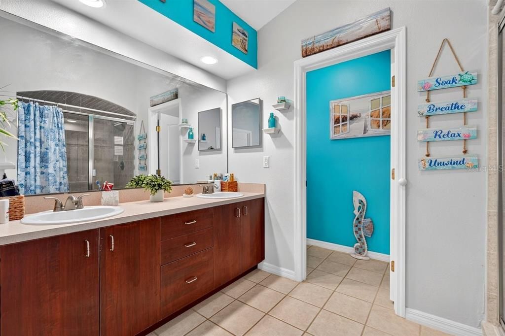 For Sale: $369,000 (3 beds, 2 baths, 2122 Square Feet)