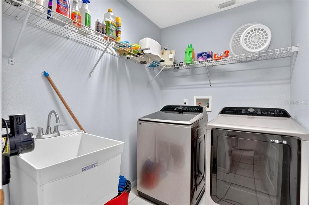 For Sale: $369,000 (3 beds, 2 baths, 2122 Square Feet)