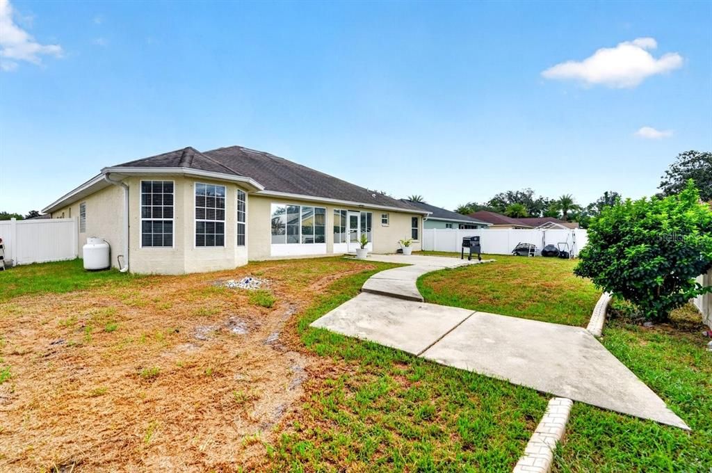 For Sale: $369,000 (3 beds, 2 baths, 2122 Square Feet)