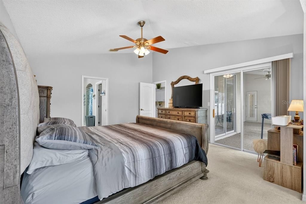 For Sale: $369,000 (3 beds, 2 baths, 2122 Square Feet)