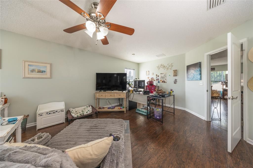 For Sale: $420,000 (4 beds, 2 baths, 2883 Square Feet)