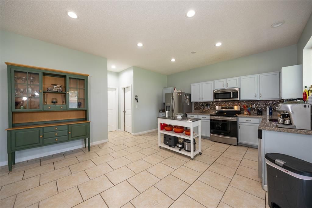 For Sale: $420,000 (4 beds, 2 baths, 2883 Square Feet)