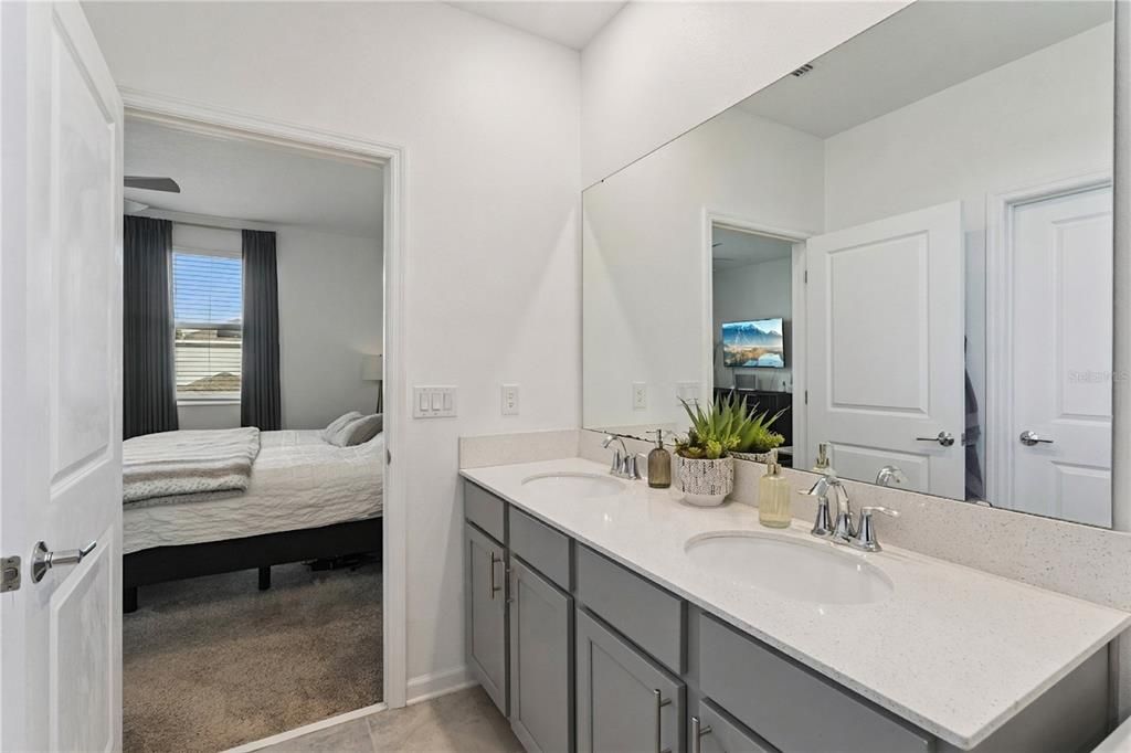 En Venta: $519,900 (4 camas, 3 baños, 2030 Pies cuadrados)