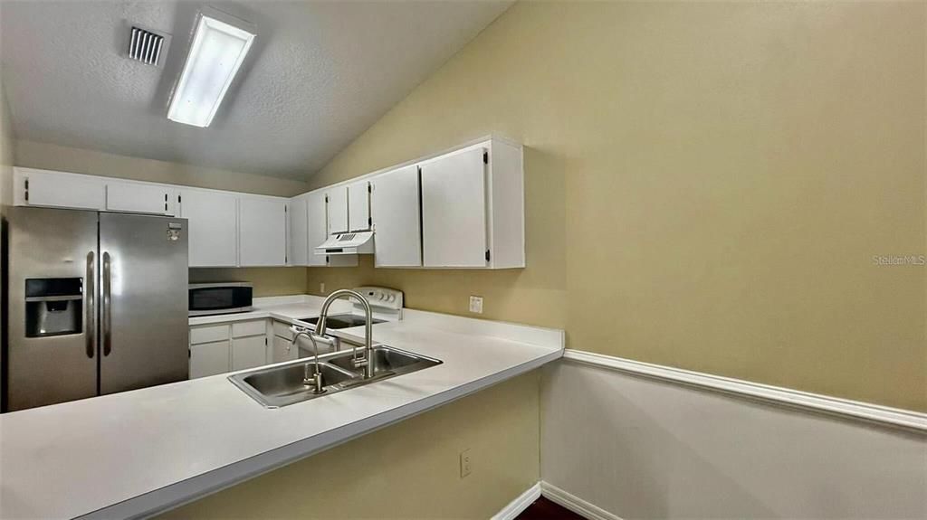 For Rent: $1,950 (3 beds, 2 baths, 1125 Square Feet)