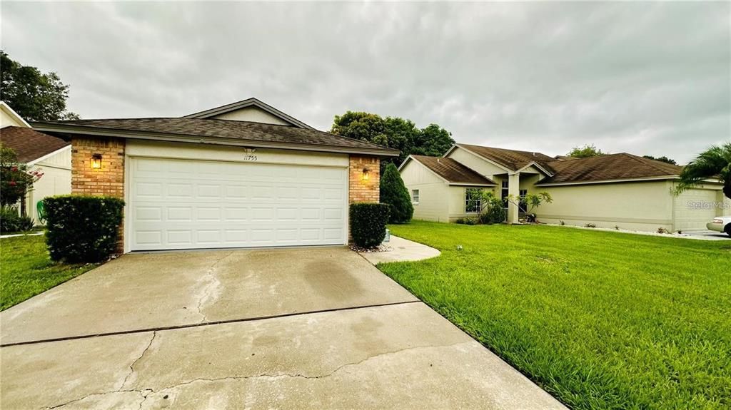 For Rent: $1,950 (3 beds, 2 baths, 1125 Square Feet)
