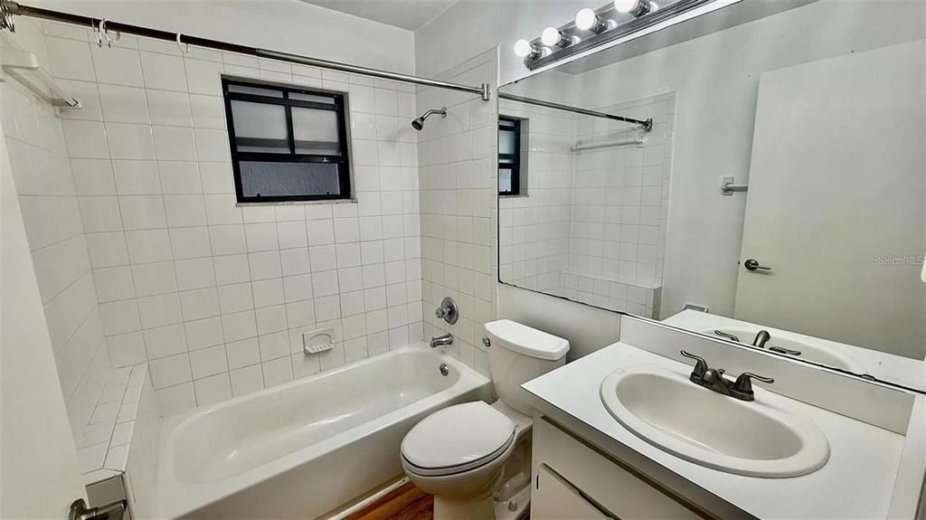 For Rent: $1,950 (3 beds, 2 baths, 1125 Square Feet)