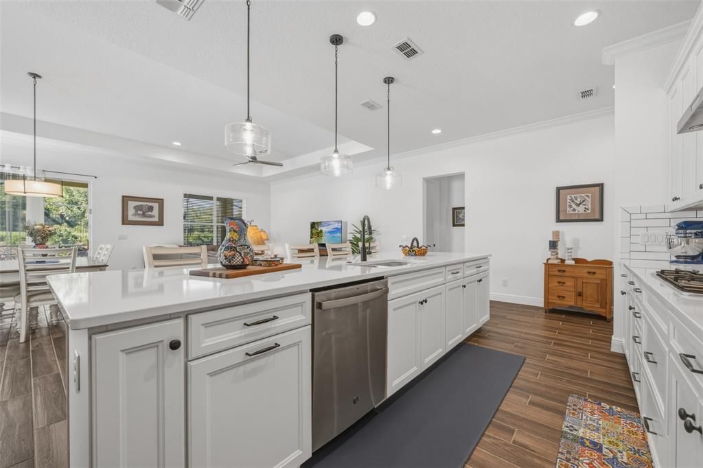 For Sale: $695,000 (3 beds, 3 baths, 2754 Square Feet)