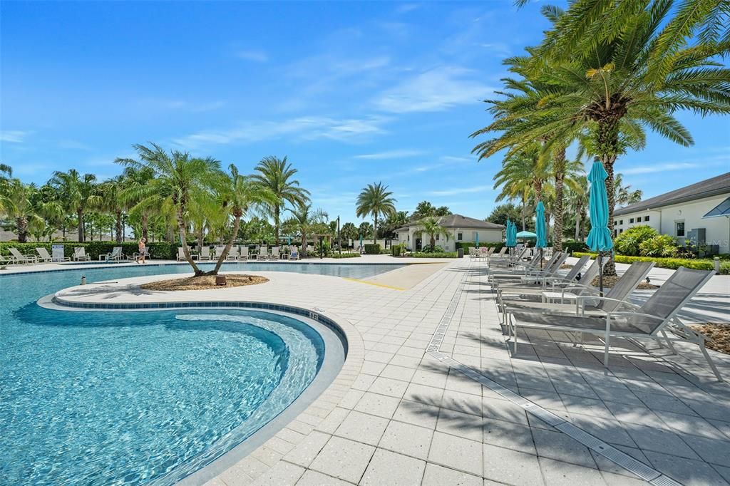 For Sale: $695,000 (3 beds, 3 baths, 2754 Square Feet)
