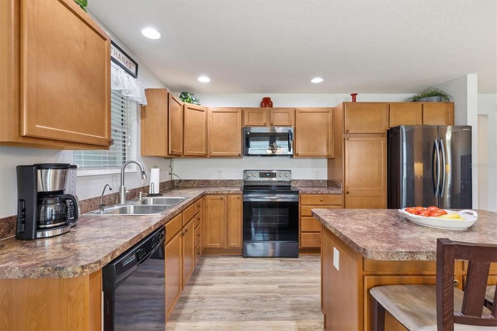 For Sale: $345,000 (3 beds, 2 baths, 1542 Square Feet)