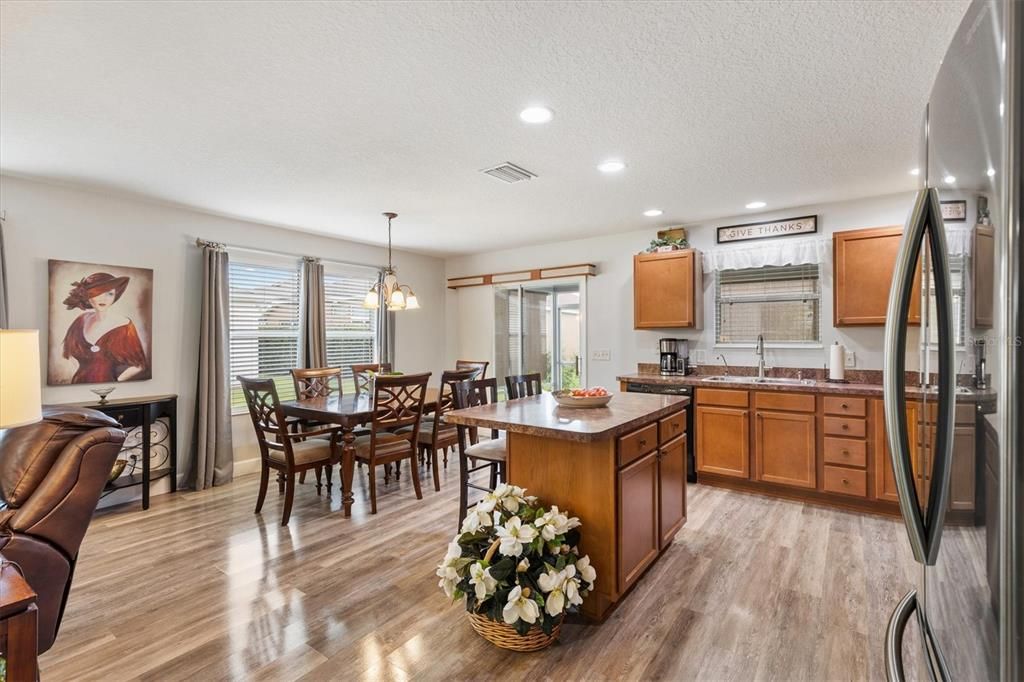 For Sale: $345,000 (3 beds, 2 baths, 1542 Square Feet)