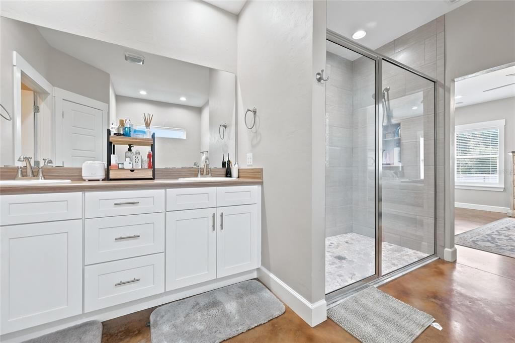 For Sale: $559,000 (4 beds, 2 baths, 2030 Square Feet)