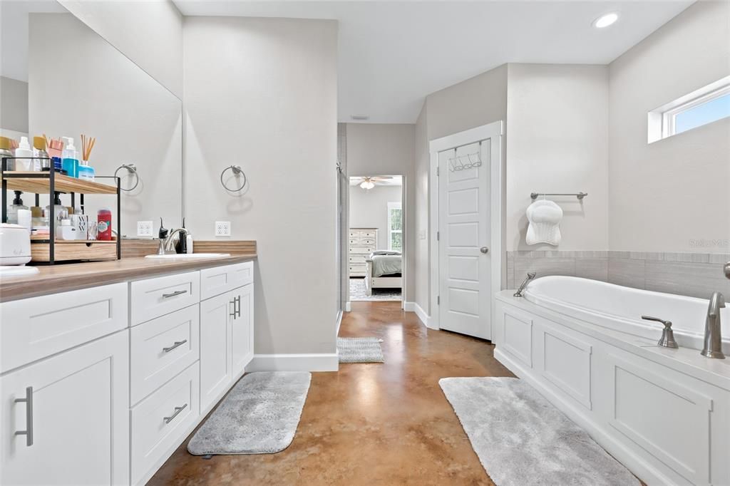 For Sale: $559,000 (4 beds, 2 baths, 2030 Square Feet)