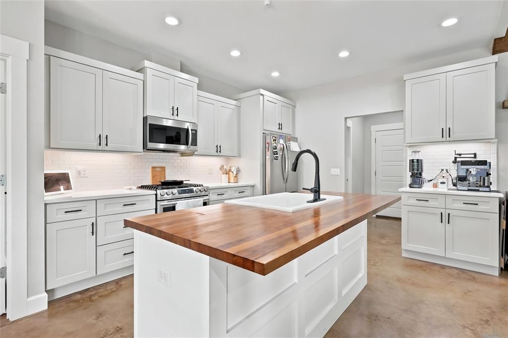 For Sale: $559,000 (4 beds, 2 baths, 2030 Square Feet)