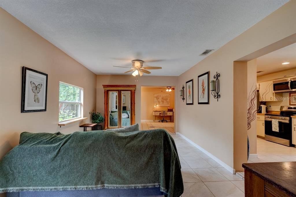 For Sale: $320,000 (3 beds, 2 baths, 1496 Square Feet)