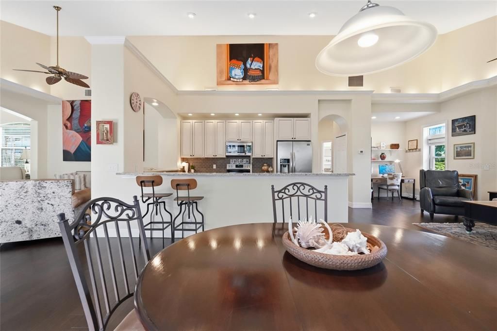 En Venta: $604,900 (3 camas, 3 baños, 2078 Pies cuadrados)