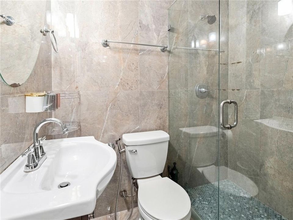 En Venta: $1,600,000 (6 camas, 6 baños, 1498 Pies cuadrados)