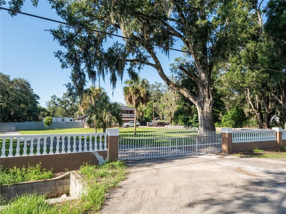 En Venta: $1,600,000 (6 camas, 6 baños, 1498 Pies cuadrados)