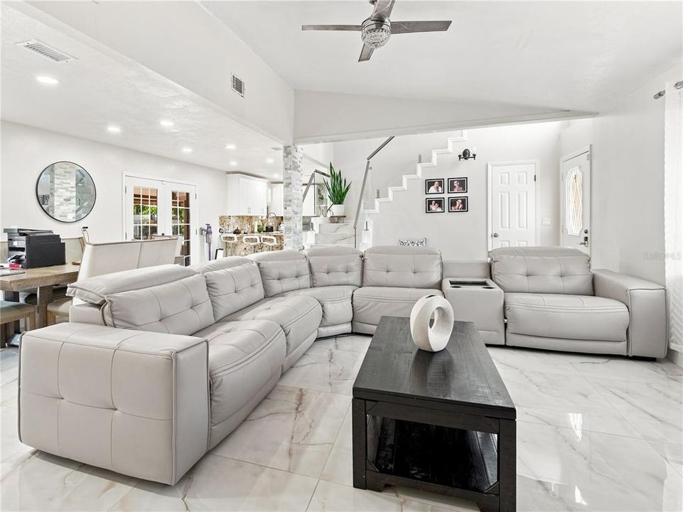 En Venta: $1,600,000 (6 camas, 6 baños, 1498 Pies cuadrados)