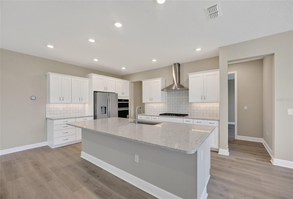 For Sale: $548,400 (3 beds, 3 baths, 2373 Square Feet)