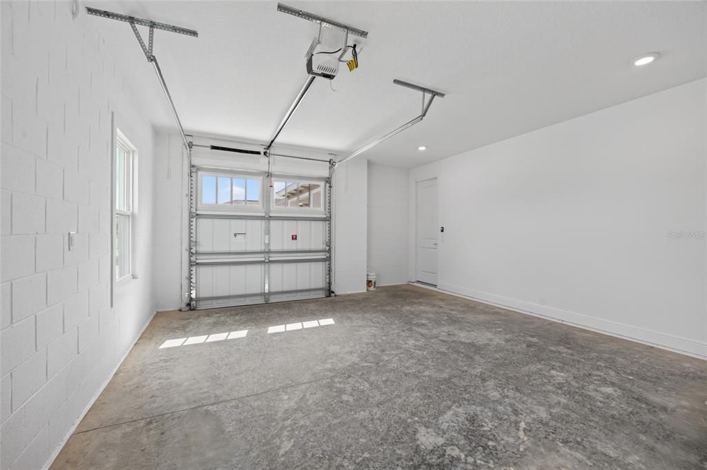 For Sale: $548,400 (3 beds, 3 baths, 2373 Square Feet)
