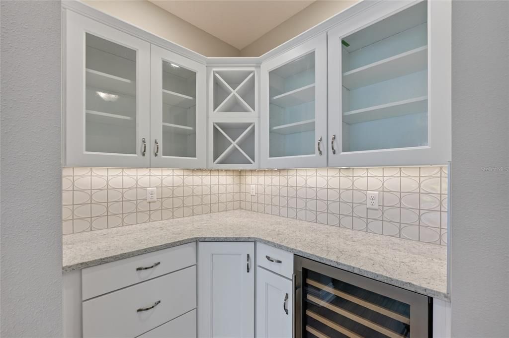 For Sale: $548,400 (3 beds, 3 baths, 2373 Square Feet)