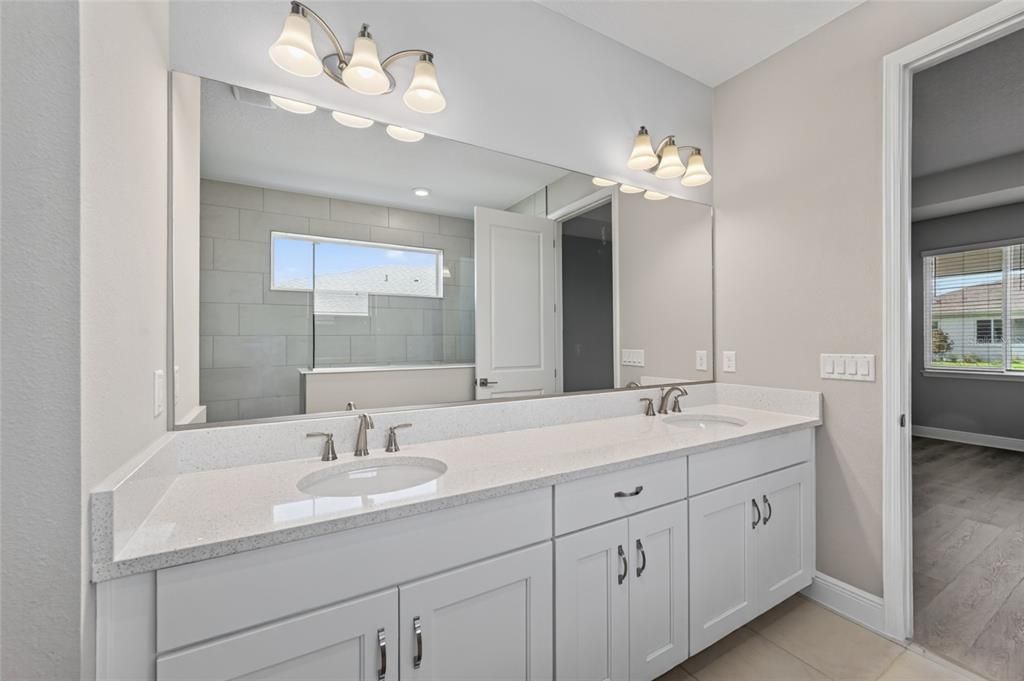 For Sale: $548,400 (3 beds, 3 baths, 2373 Square Feet)