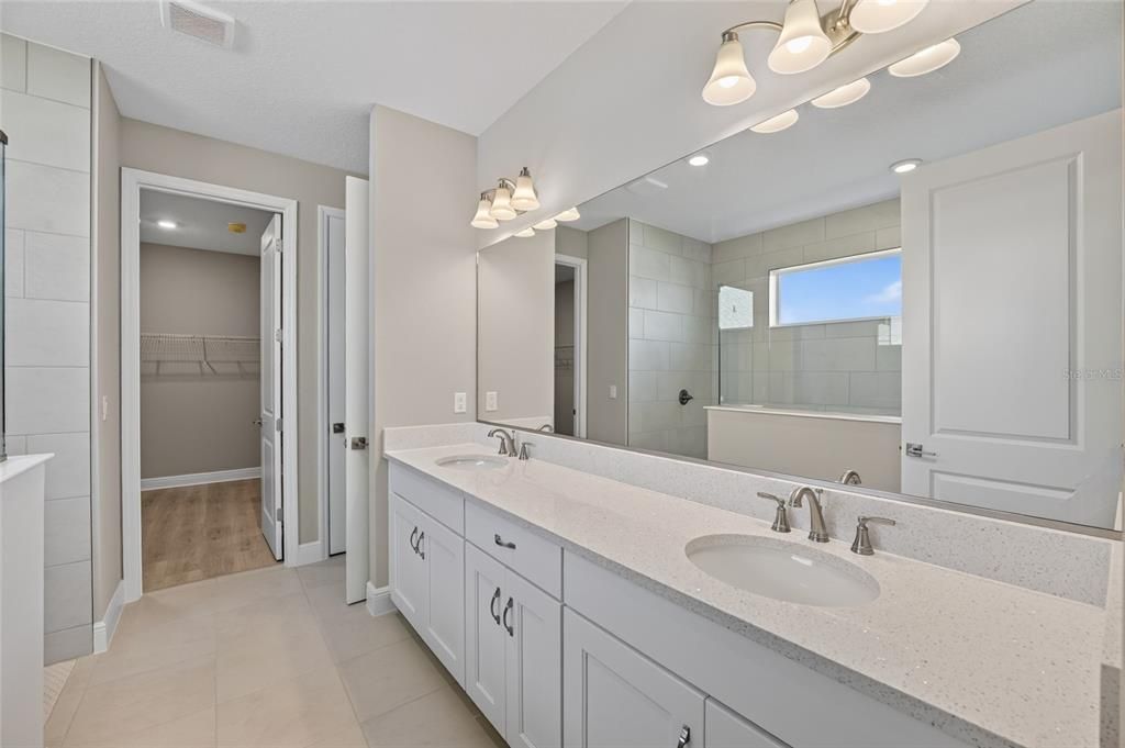 For Sale: $548,400 (3 beds, 3 baths, 2373 Square Feet)