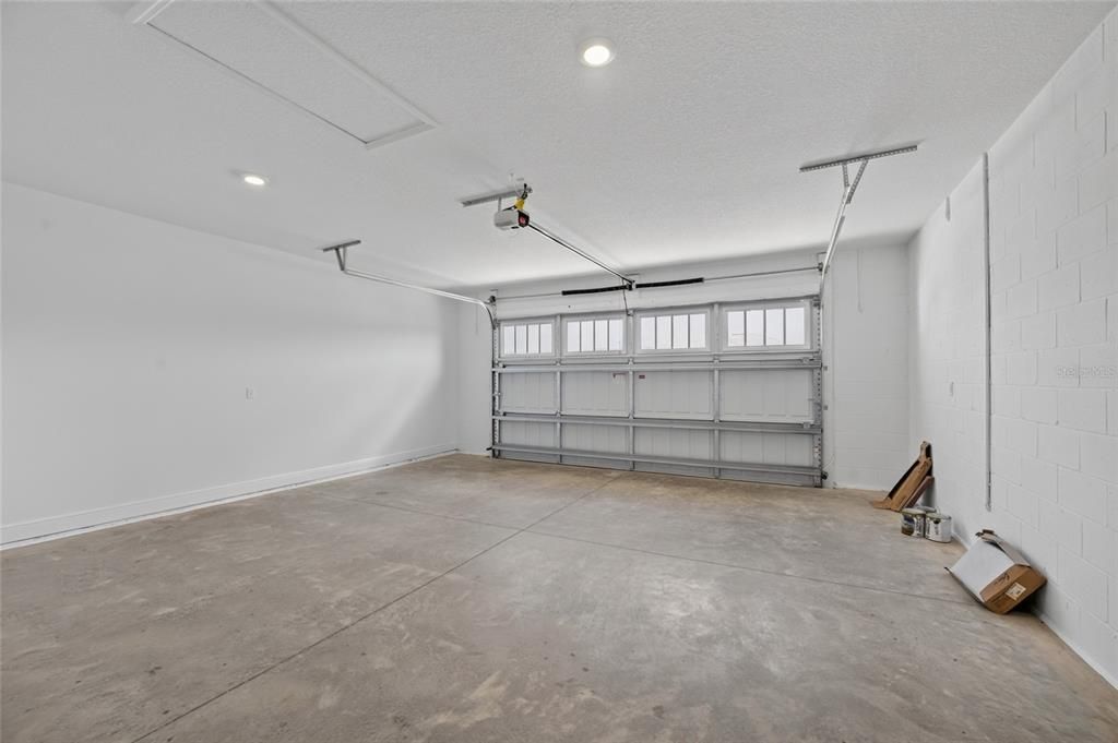 For Sale: $548,400 (3 beds, 3 baths, 2373 Square Feet)
