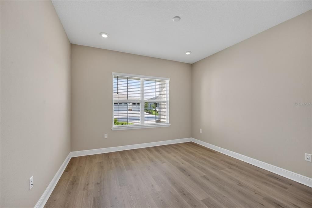 For Sale: $548,400 (3 beds, 3 baths, 2373 Square Feet)