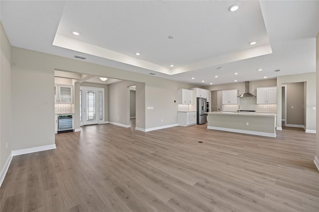 For Sale: $548,400 (3 beds, 3 baths, 2373 Square Feet)