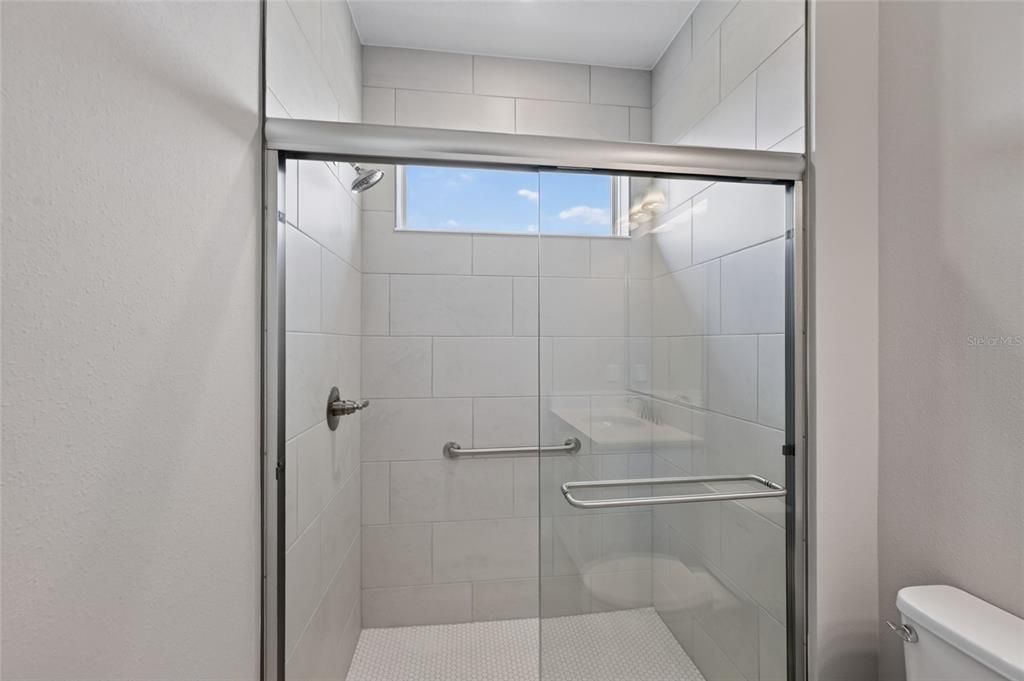 For Sale: $548,400 (3 beds, 3 baths, 2373 Square Feet)