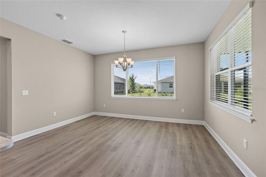 For Sale: $548,400 (3 beds, 3 baths, 2373 Square Feet)