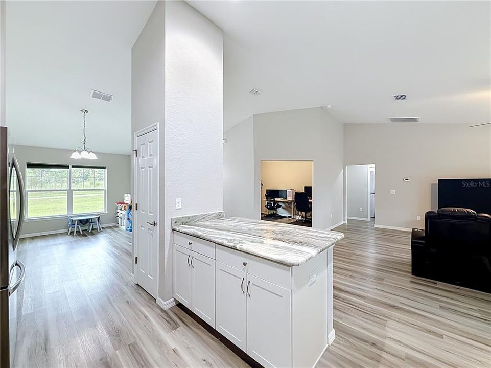 En Venta: $399,500 (3 camas, 2 baños, 1760 Pies cuadrados)
