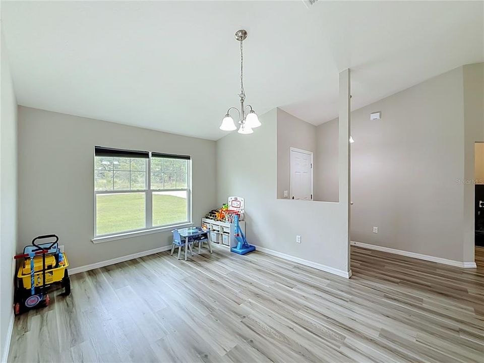 En Venta: $399,500 (3 camas, 2 baños, 1760 Pies cuadrados)