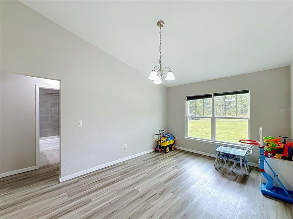 En Venta: $399,500 (3 camas, 2 baños, 1760 Pies cuadrados)