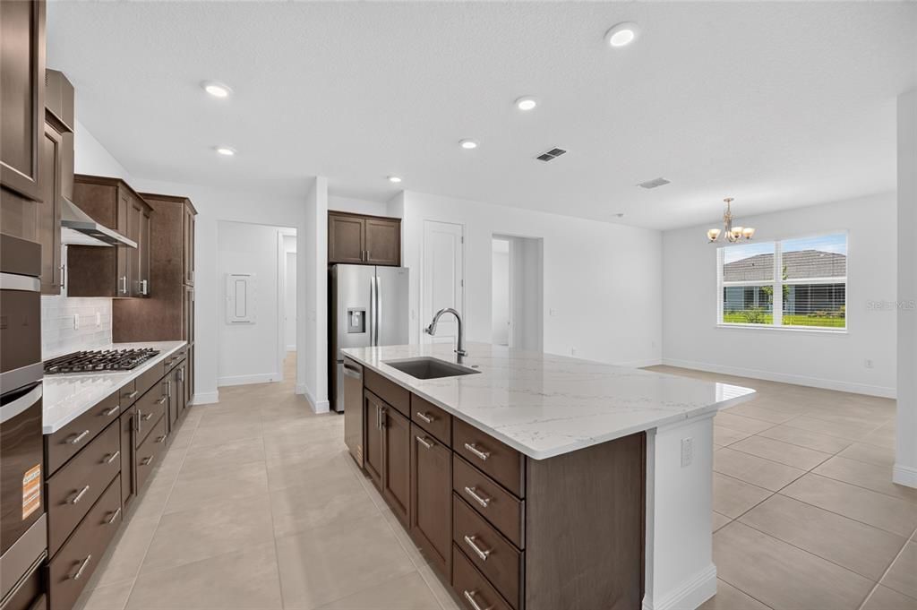 For Sale: $522,005 (2 beds, 2 baths, 2145 Square Feet)