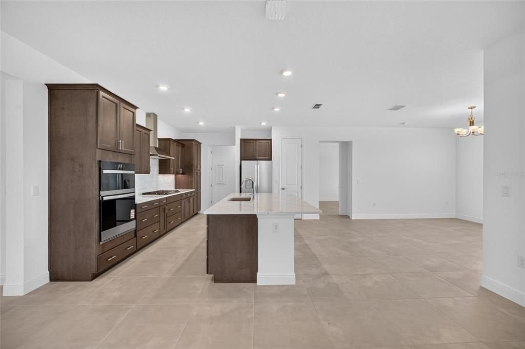 For Sale: $522,005 (2 beds, 2 baths, 2145 Square Feet)