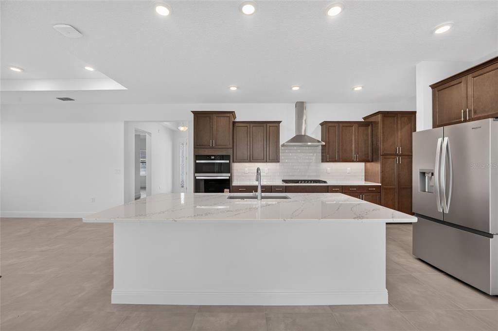 For Sale: $522,005 (2 beds, 2 baths, 2145 Square Feet)