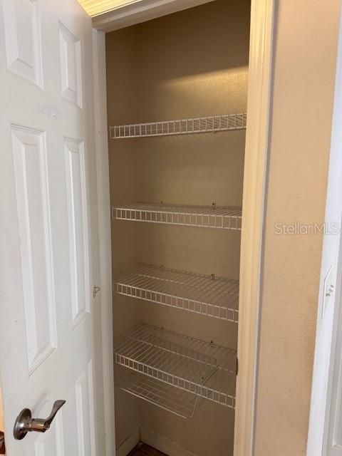 For Sale: $135,000 (2 beds, 2 baths, 784 Square Feet)