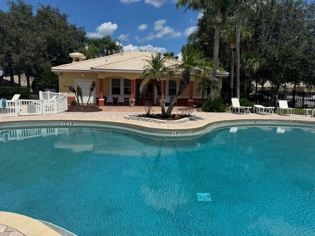 For Sale: $135,000 (2 beds, 2 baths, 784 Square Feet)