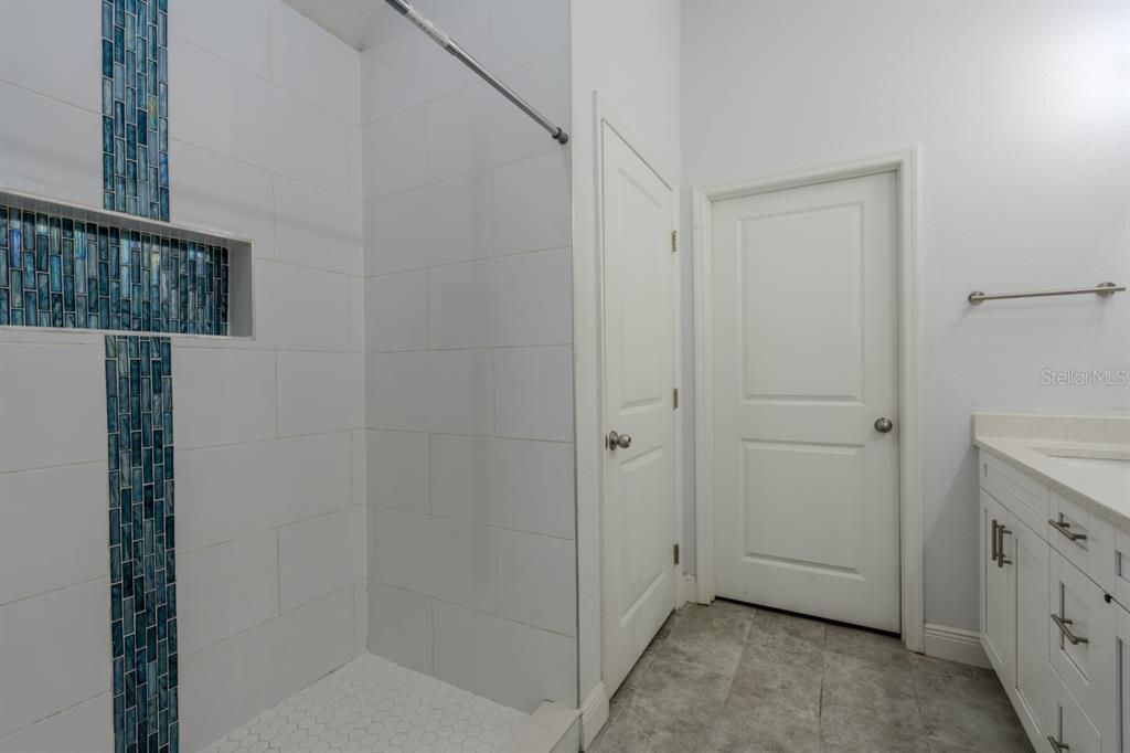 На продажу: $639,000 (5 спален, 3 ванн, 2350 Квадратных фут)