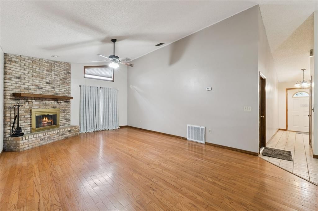 En Venta: $515,000 (3 camas, 2 baños, 1737 Pies cuadrados)