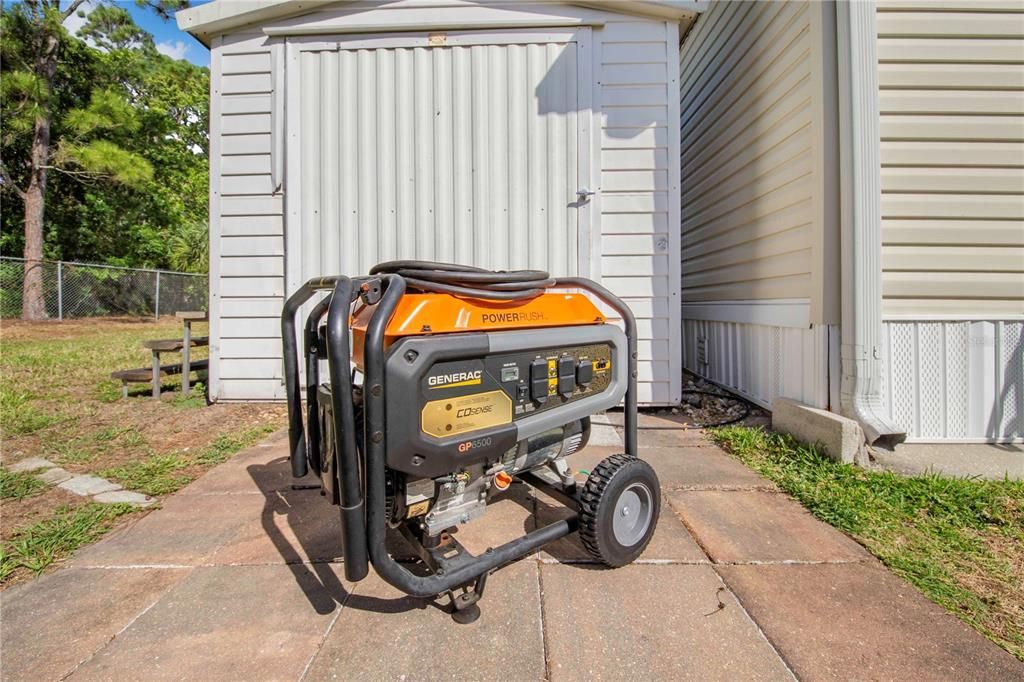 На продажу: $109,000 (2 спален, 2 ванн, 845 Квадратных фут)