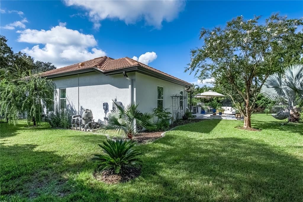 For Sale: $1,095,000 (4 beds, 2 baths, 2442 Square Feet)