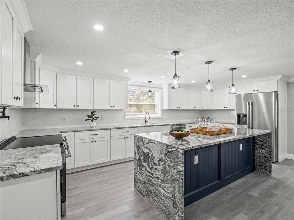 For Sale: $369,900 (4 beds, 2 baths, 2010 Square Feet)