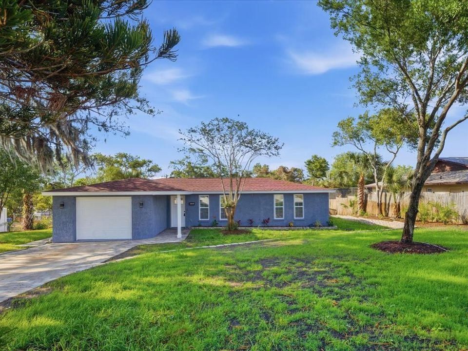For Sale: $369,900 (4 beds, 2 baths, 2010 Square Feet)