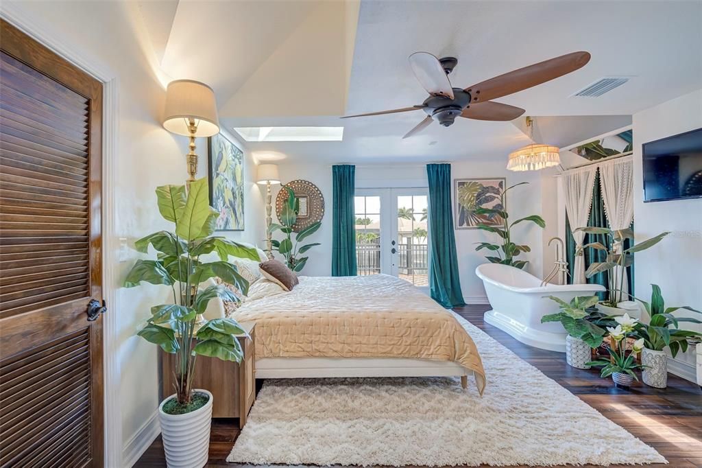 En Venta: $999,999 (3 camas, 4 baños, 3750 Pies cuadrados)