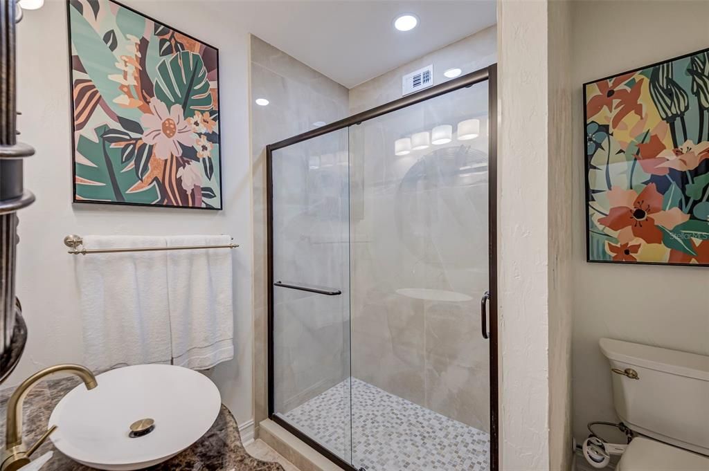 En Venta: $999,999 (3 camas, 4 baños, 3750 Pies cuadrados)