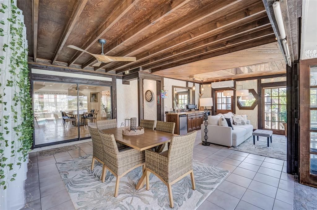En Venta: $999,999 (3 camas, 4 baños, 3750 Pies cuadrados)
